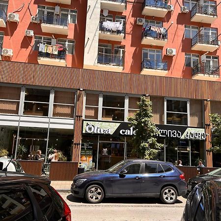 バトゥーミᲗათულის Ბუდე -Tatuli Nestアパートメント エクステリア 写真